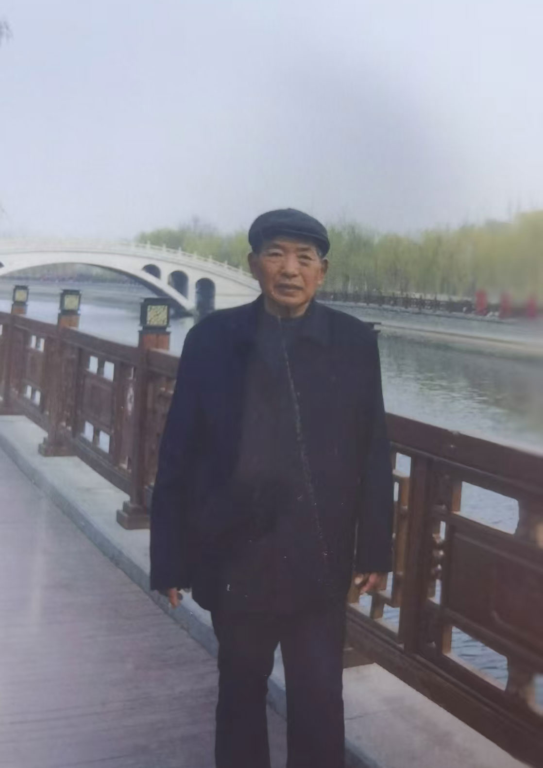 方俊模艺术评委.jpg